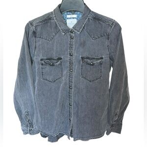 American Eagle Grey Button Up Shirt